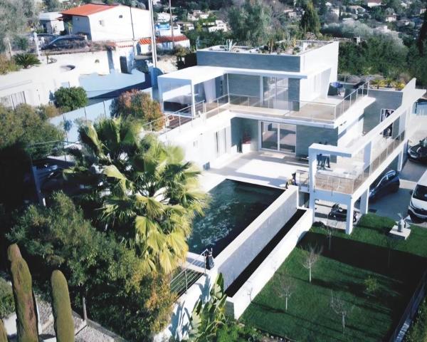 照片显示了位于Mougins市的Victory - Villa d 'Architecte Panorama - LeBooker物件。