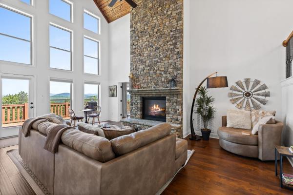 Mtn View & Game Room In Morganton: Spacious Cabin! - Murphy, NC