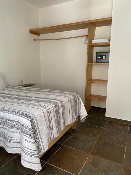 A la foto es mostra l'objecte Villas de Ávila situat a la ciutat de Malucano.