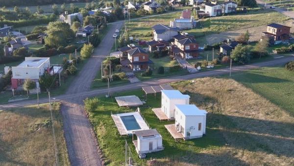 Na zdjęciu widoczny jest obiekt Cabañas Altas Vistas położony w mieście Sierra de la Ventana.