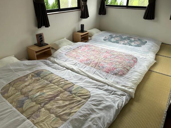 Quarto Triplo Económico com Casa de Banho Partilhada — 12 m² - Koshu Dream House