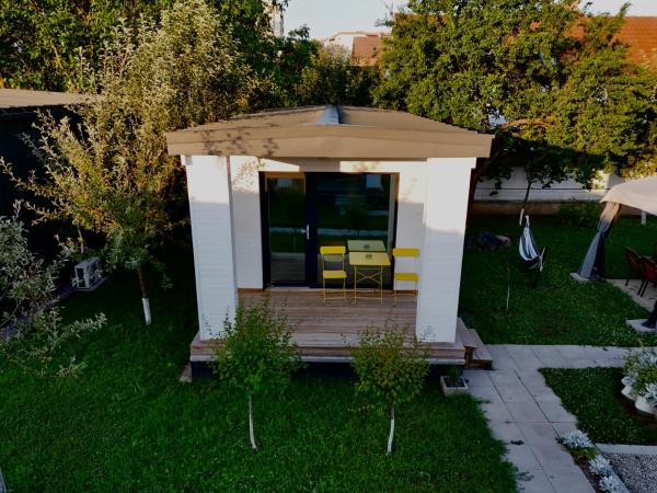 Na fotografii je vidět objekt Pixel - Tiny Village nacházející se ve městě Lunga.