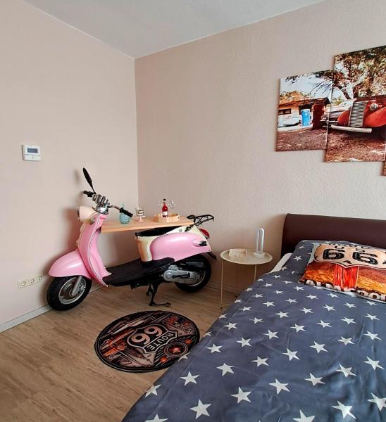A la foto es mostra l'objecte Ferienwohnung Pitstop situat a la ciutat de Gröningen.