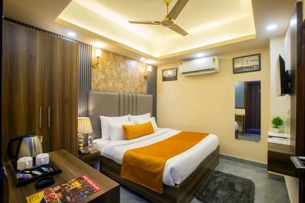 På billedet ses objektet Hotel Mehak Palace By Aura beliggende i byen Noida.
