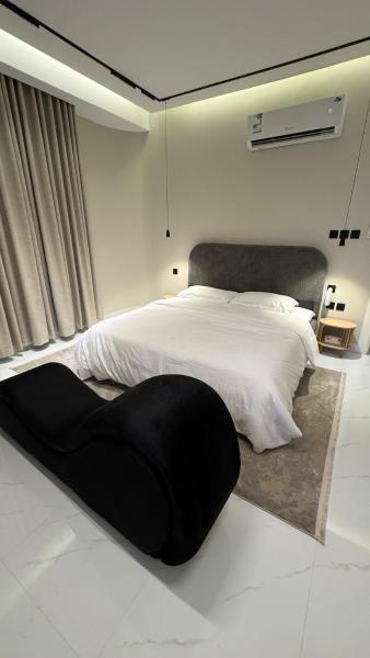 A la foto es mostra l'objecte Elegant apt 5 min airport near Mall Arabia situat a la ciutat de Jiddah.