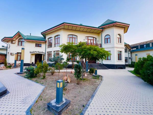Na zdjęciu widoczny jest obiekt Garden Boutique Hotel położony w mieście Buchara.