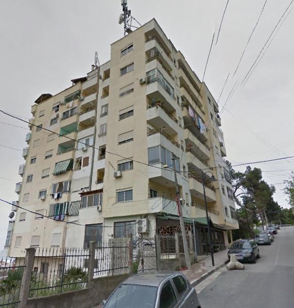 Na fotografii je vidět objekt Durres Volga rruga Anastas Dursaku 60 nacházející se ve městě Durrës.