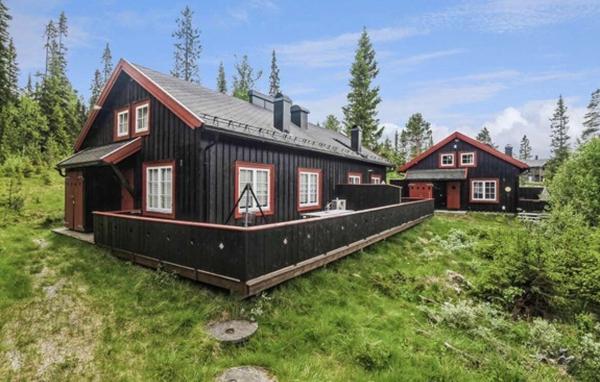 Na fotografii je vidět objekt Cabin with ski in-out nacházející se ve městě Fefor.