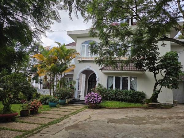 Nella foto è visibile l'oggetto Villa PHƯỢNG TÍM situato nella città di Khu Chi Lăng.