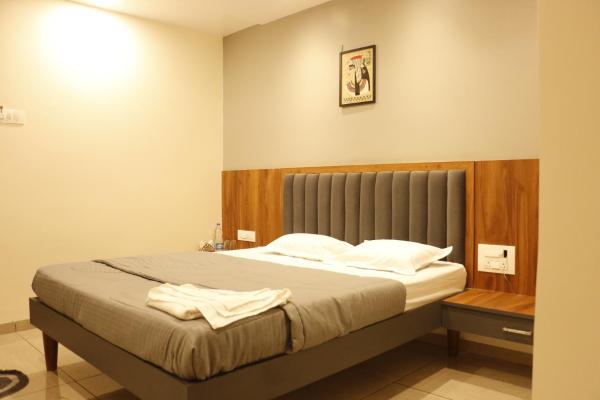 A la foto es mostra l'objecte Hotel Vinod situat a la ciutat de Gārgoti.