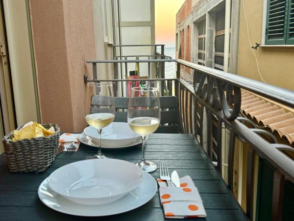 På billedet ses objektet Casa Antonella - Taormina mare beliggende i byen Mazzeo.