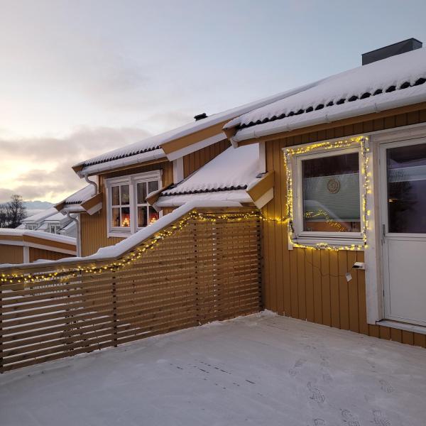 A la foto es mostra l'objecte Cozy house with private garden situat a la ciutat de Hjorten.
