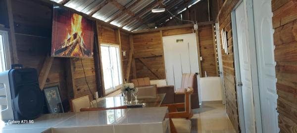 Na fotografii je vidět objekt La casa de jasinta nacházející se ve městě Luperón.