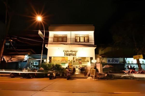 På billedet ses objektet Oldie and Sleepy Hostel beliggende i byen Udon Thani.
