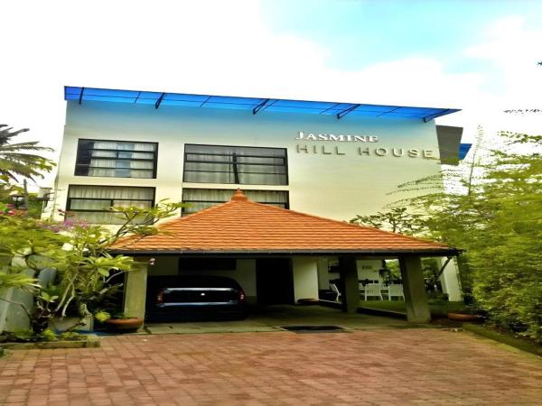 Na fotografii je vidět objekt Hill House Kandy nacházející se ve městě Kandy.