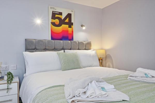 Bilde 8: Studio By Homestyles Hosts Short Lets & Serviced Accommodation Widford With Free WiFi