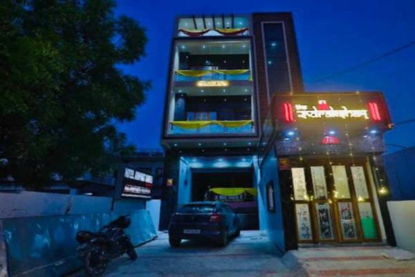 På billedet ses objektet RROOMS Elite Hotel Airport Suites beliggende i byen Lucknow.