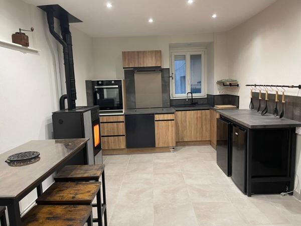 A la foto es mostra l'objecte Maison gorges de la Pierre lys situat a la ciutat de Cailla.