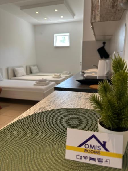 A la foto es mostra l'objecte OMIS Rooms situat a la ciutat de Starčevo.