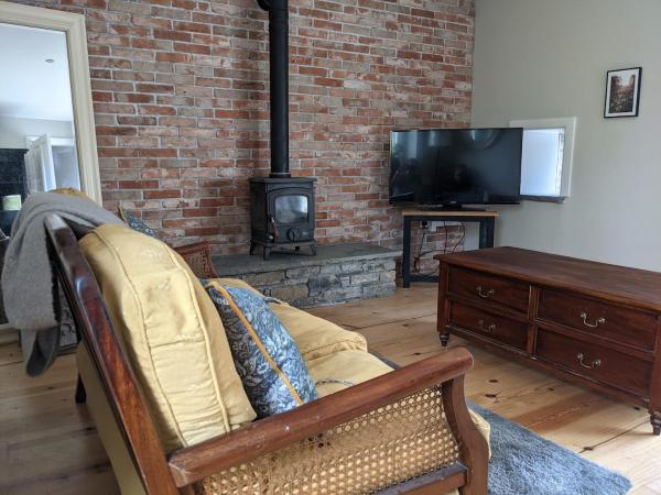 På billedet ses objektet Arrigle Cottage beliggende i byen Ballyhale.