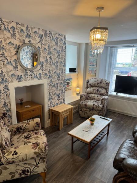 Foto 4: Large, Sleeps 7, 2 Baths, Parking, Train, Tamar Bridge, Saltash, Plymouth