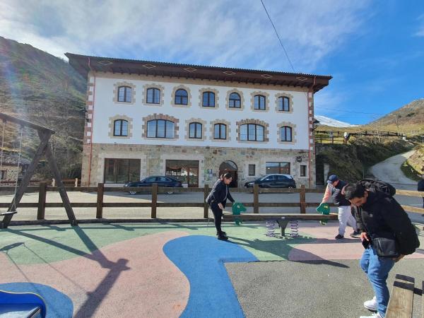 A la foto es mostra l'objecte El Mirador situat a la ciutat de Sarceda.