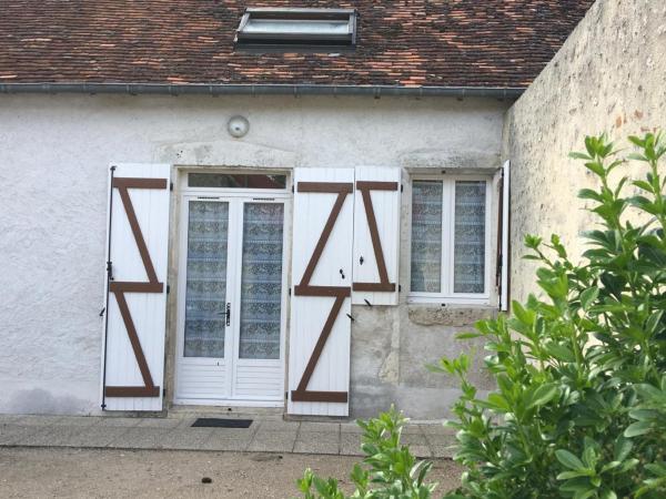 A la foto es mostra l'objecte Maison cosy proche de Blois avec cheminée, cour fermée, animaux acceptés et activités variées à proximité - FR-1-491-351 situat a la ciutat de Chailles.