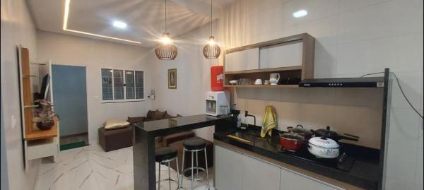 写真にはSilvânia市にあるÓtimo Apartamento 2 quartos mobiliadoが写っています。