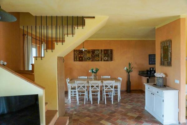 Na zdjęciu widoczny jest obiekt Tuscan Villa With Jacuzzi Between Woods And Sea położony w mieście Carignano.