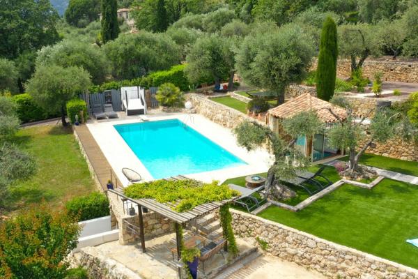 A la foto es mostra l'objecte PLEN SOULEU High Standing Villa pool Jacuzzi Sauna and AirCo By Sunset situat a la ciutat de Cabris.