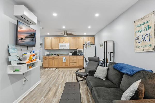 På bildet vises objektet 5600 Seaview Ave, Unit 4 som ligger i byen Wildwood Crest.