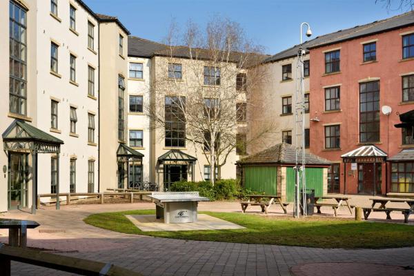For Students Only - Snow Island In Huddersfield - Huddersfield