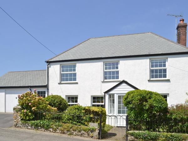 A la foto es mostra l'objecte Moore Cottage, situat a la ciutat de Bude.