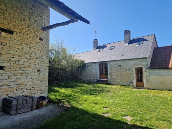 A la foto es mostra l'objecte Gite les Frênes avec pré dans joli hameau situat a la ciutat de Vermenton.