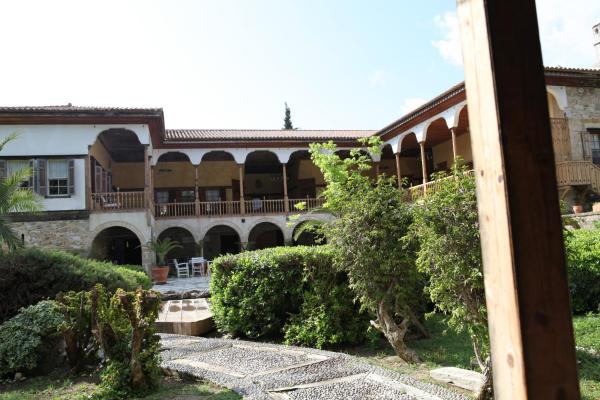 Na zdjęciu widoczny jest obiekt Mehmet Ali Ağa Konağı położony w mieście Datça.