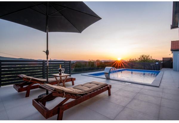 En la foto se muestra el objeto Luxury Grey house ubicado en la ciudad de Stolac.