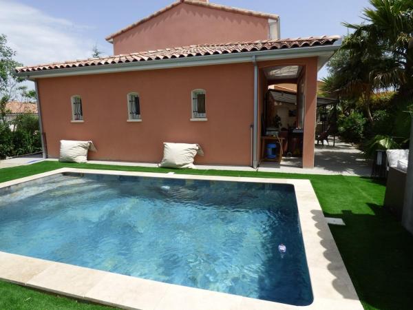 A la foto es mostra l'objecte Villa climatisée avec jardin, BBQ, piscine et parking situat a la ciutat de Margon.