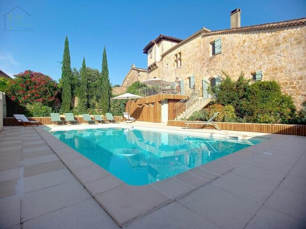 A la foto es mostra l'objecte Maison du Porche 4 étoiles, piscine, 10 voyageurs situat a la ciutat de Béraut.