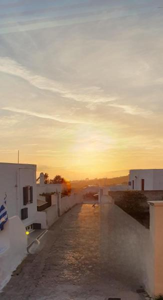 Kalamia's Sunny Apartment - Santorin
