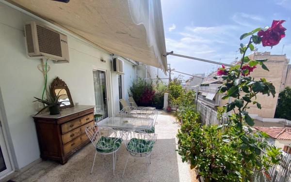 Koukaki sunshine roof apartment, Athènes
