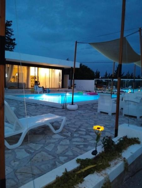 A la foto es mostra l'objecte Villa Alfàs situat a la ciutat de Bab Khadra.