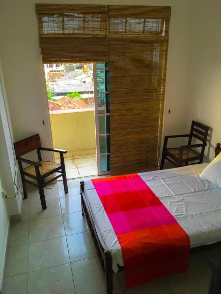 Nella foto è visibile l'oggetto Cosy Entire Seaview Apartment for a Great Price! situato nella città di Colombo.