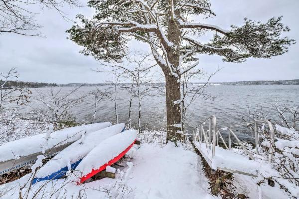 Auf dem Foto ist das Objekt Cozy Waterfront Cottage on Montsweag Bay! in der Stadt Trevett zu sehen.