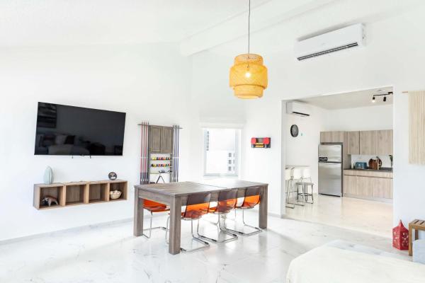 A la foto es mostra l'objecte 6 Bed 4 Bath Family Houses A8 w 2 Private Pools Dorado del Mar situat a la ciutat de Dorado.