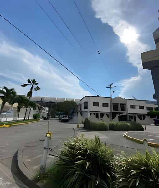 A la foto es mostra l'objecte San fernando estadio a 1 cuadra situat a la ciutat de Cali.