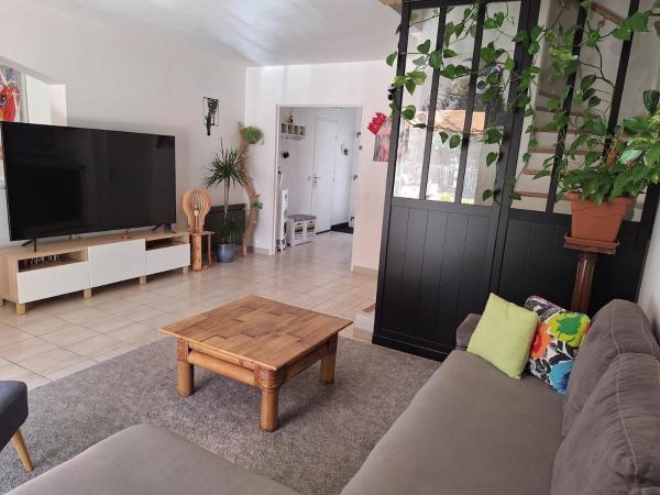 På billedet ses objektet Maison de famille à 2 kms de la mer beliggende i byen Le Pradet.