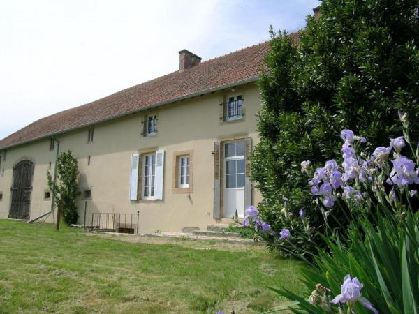 En la foto se muestra el objeto Maison de Campagne avec Jardin Clos, Wi-Fi, Animaux Acceptés et Proche Station Thermale Néris les Bains - FR-1-489-272 ubicado en la ciudad de Montvicq.