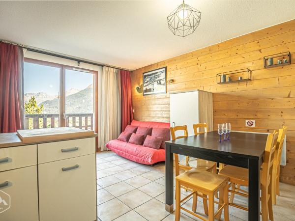 Nella foto è visibile l'oggetto Appartement duplex confortable au pied des pistes pour 6 personnes - FR-1-840-1 situato nella città di Aussois.