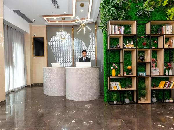 A la foto es mostra l'objecte GreenTree Alliance Hotel Shenzhen Futian District Exhibition Center Jingtian Metro Station situat a la ciutat de Shenzhen.