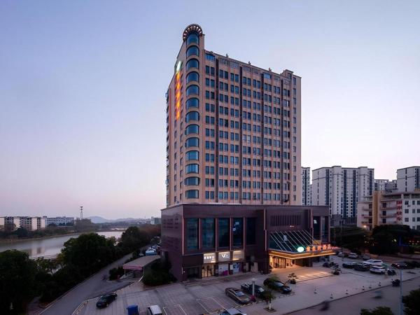På billedet ses objektet Vienna Hotel Jiangxi Ji'an Yanjingfu beliggende i byen Gujiang.